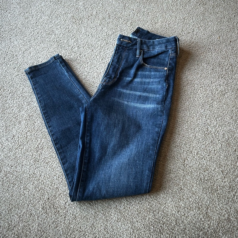 (26) Kendall & Kylie “the push up” high rise skinny jean